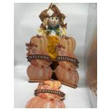 Lot of 4 Fall Decor, Includes 3 PCs Pumpkin Signs