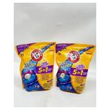 LOT OF 2- Oxi Clean 5 in 1 power pods with oder bl