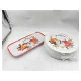 4 servicing trays and 25 plates , plastic and than