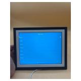 Digital photo frame