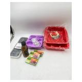 Kitchen lot   2 8x8 silicone square cake pans , 4