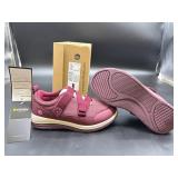 Size 6.5 FitVille StepEZ Comfortable Walking Shoes