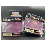 Lot of two squeeze cubes