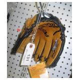 WILSON 11" LH THROW BASEBALL GLOVE