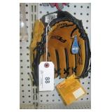 WILSON 11" LH THROW BASEBALL GLOVE