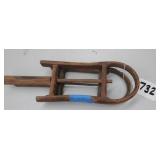 2 wooden string winders