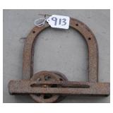 horseshoe roller hardware