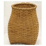 trapper basket with leather carry handle,