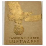 Taschenbuch der Luftwaffe cigarette book