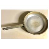 (2) fry pans, aluminum 14.75" diameter