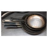 (6) assorted cool touch and other aluminum fry