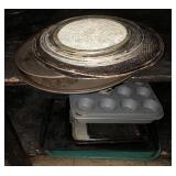 2 shelves of assorted trays mesh, baking,