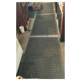 (4) anti-fatigue matts approx 36"x60"
