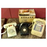 assortment of 5 phones to include a CKT-676