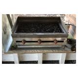 DCS 32" Chargrill having grates & lid