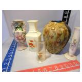Assorted vases/pottery