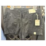New $30 Black 3.5" Inseem Shorts Size 8