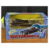 2002 Johnny Lightning Batmobile 1:24 Scale