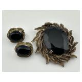 Vintage Gold Tone Onyx Color Stone Brooch
