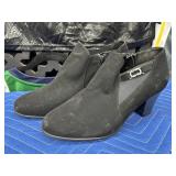 New Whitemt. Booties Size 11