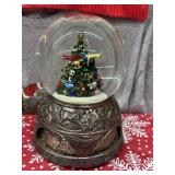 Wallace Silver Plate Animated Musical Snowglobe