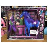 NIP 2012 Monster High Headless Headmistress