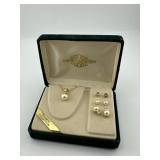NOS Gold Tone Fashion Collection Pearl
