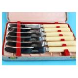 VINTAGE BUTTER KNIVES IN PRESENTATION BOX