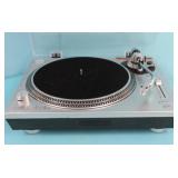 VICTROLA  PROFESSIONAL TURNTABLE