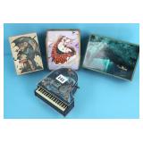 MUSICAL TRINKET  BOXES