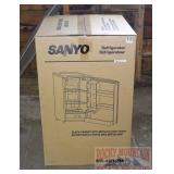 New Sanyo Bar Size Refrigerator.