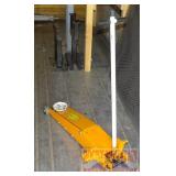 Ventral Hydraulics 2 1/4 Ton Hydraulic Floor Jack.