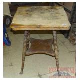 Antique 1/4 Sawn Oak Parlor Table.