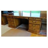 Alma High End Executive Desk.