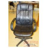 Nice Black Adjustable Office Chair. Nice Black Adjustable Office Chair.