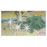 4 Lighted Snowflakes & Garland. 4 Lighted Snowflakes & Garland.
