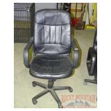 Black Adjustable Armed Office Chair.