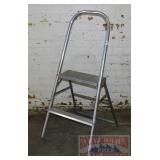 Folding Aluminum Step Ladder.