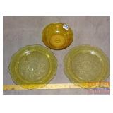 Depression Glass Dinner Plates & Tiara Glass Bowl.