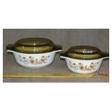 2 Pyrex England Bakiomg Dishes W/ Lids.