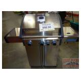 BBQ Grill - Napoleon Legend 3 burner grill w/side