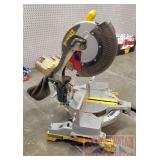 DeWalt DW715 12" Compound Miter Saw