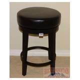 25" Swivel Bar Stool