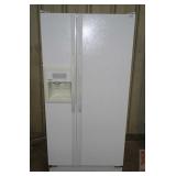 Kenmore White Side by Side Refrigerator/Freezer.