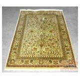 Beautiful Persian Style 4'X6' Rug.