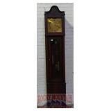 Vintage Colonial Mfg. Co. Grandfather Clock.