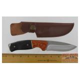 New Elk Ridge Hunting Knife W/ Sheath.