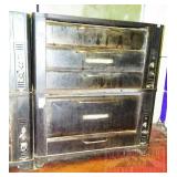 2 Blodgett 981 Deck Style Pizza Oven. 2 Blodgett 981 Deck Style Pizza Oven.