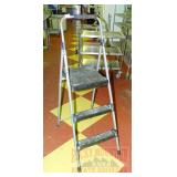 Rubbermaid Folding Step Ladder. Rubbermaid Folding Step Ladder.