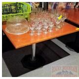 Single Pedestal Dining Table. 29'X29' Single Pedestal Dining Table. 29'X29'